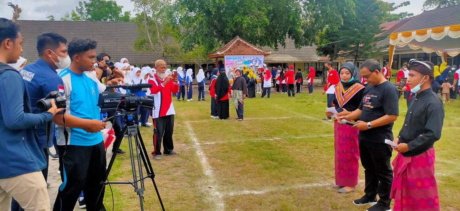 Kunjungan Kepala Dinas Dikbud NTB dan rombongan dalam Gebyar Sabtu Budaya Spesial Kadis
